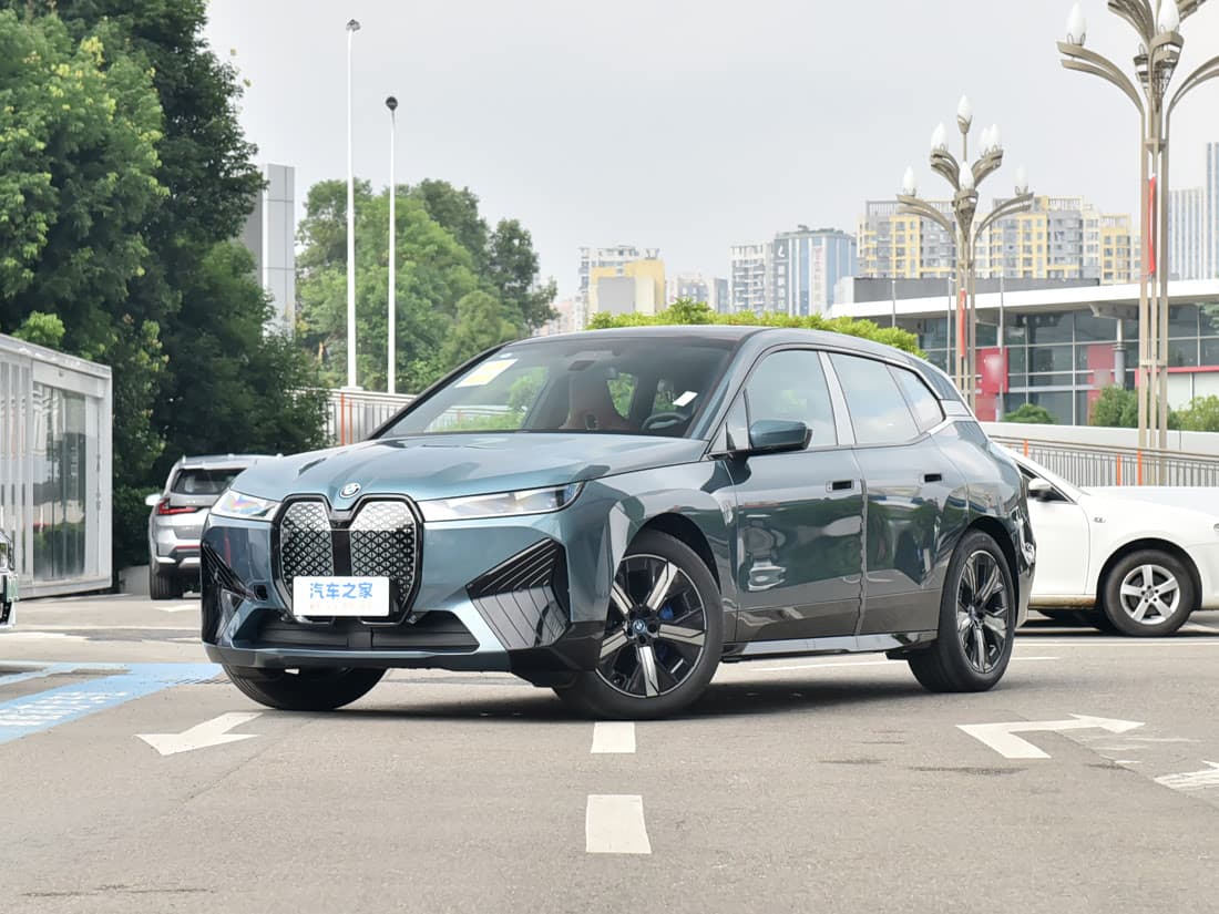 BMW iX 2025