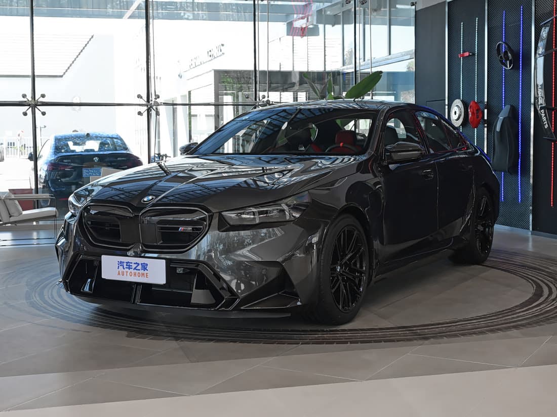BMW M5 (G90) 2025